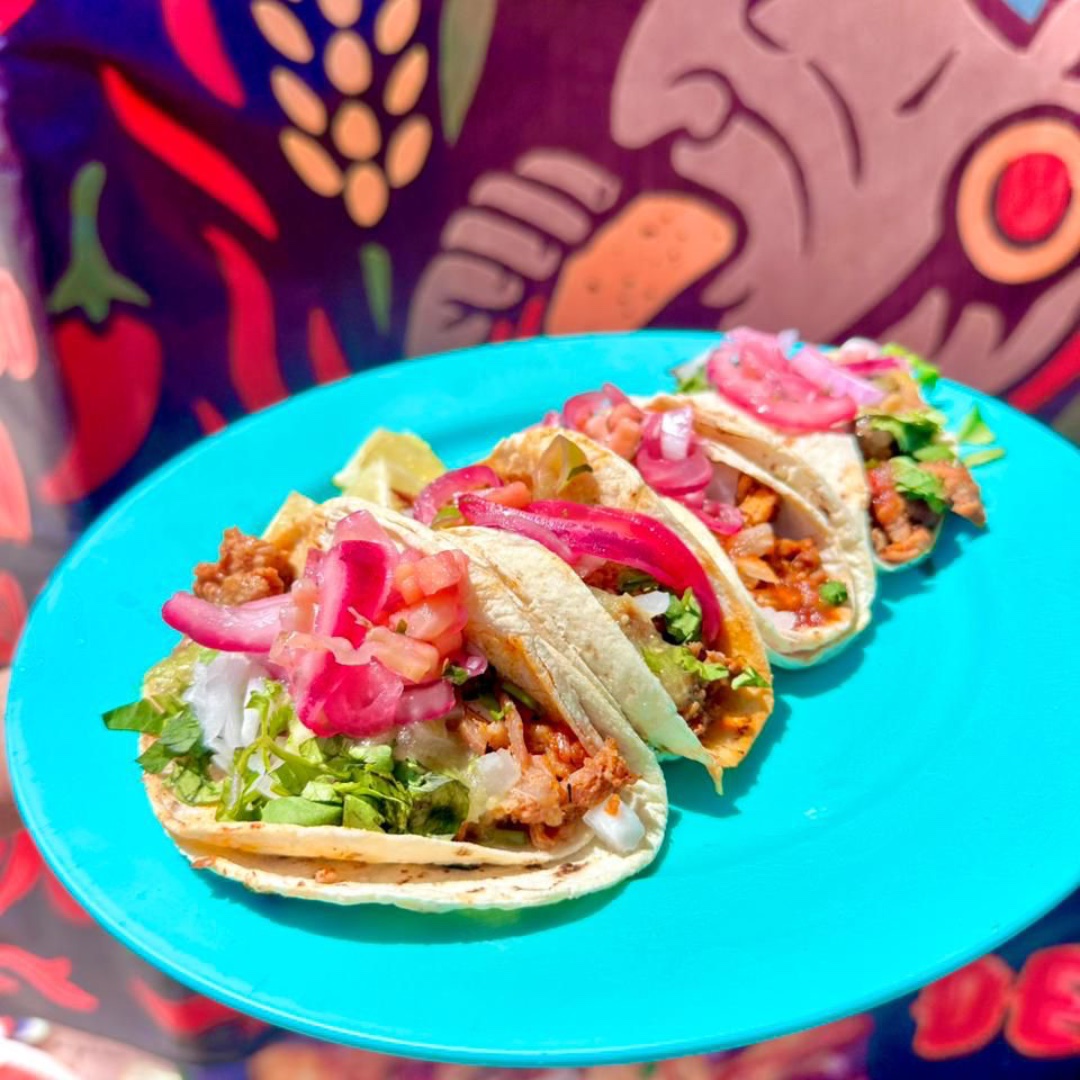 Taco Tuesday 2x1 tacos de pastor — Tacos Pakal