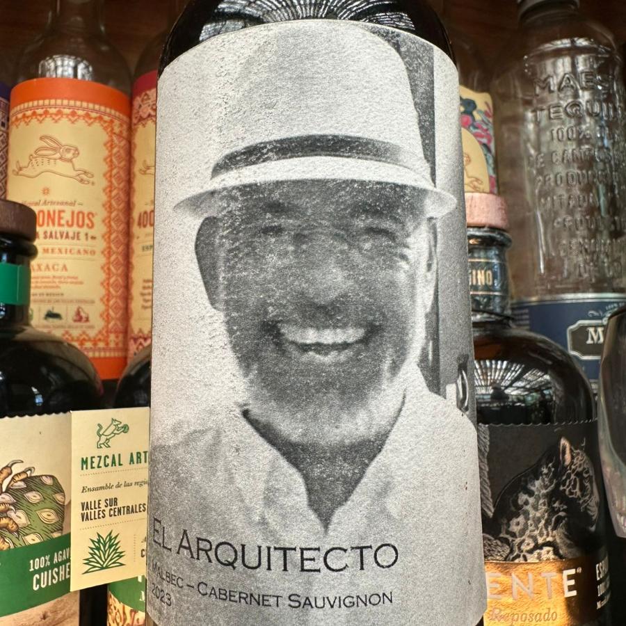 EL ARQUITECTO VINO DE LA CASA